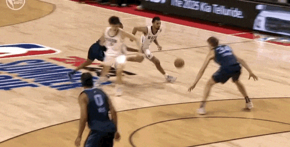 开云官网-首次中国“德比”！暴力隔扣！杨瀚森连续2场上双！