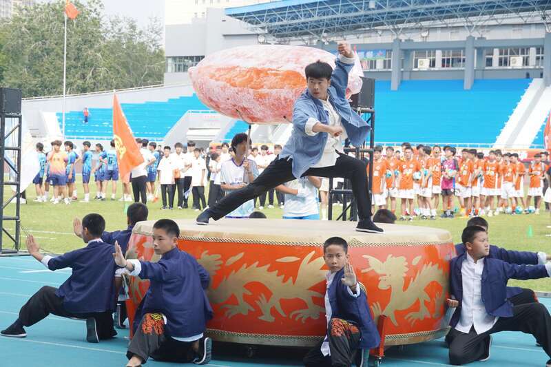 云体育入口-2025“郸青超”开赛,绿茵场“燃”动文体旅商融合发展