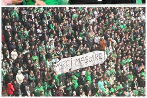 开云网页-感谢马奎尔!圣埃蒂安球迷拉横幅嘲讽死敌里昂