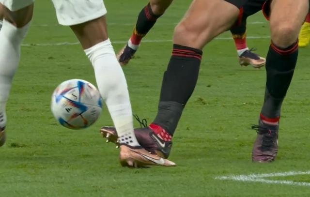 1669239467408080802.jpg kaiyun-【世界杯】库尔图瓦扑点 巴舒亚伊破门 比利时1比0