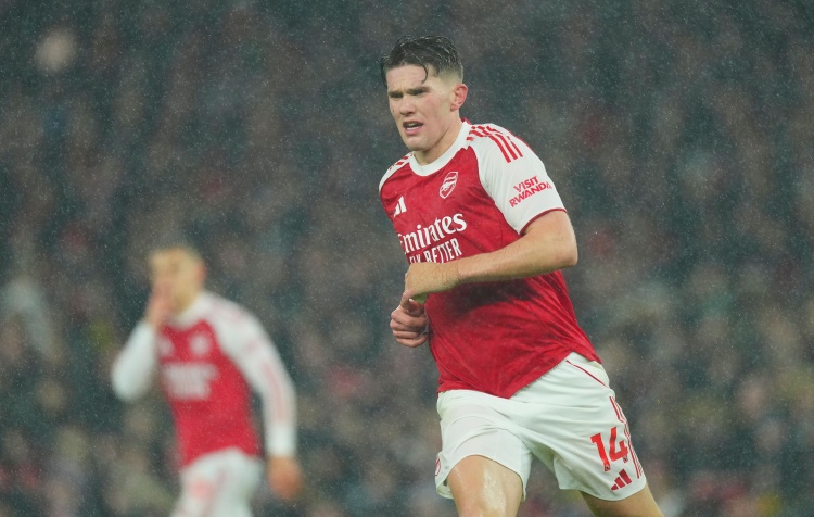 云开体育-埃布埃：约克雷斯需要队友更多地支援 今年阿森纳将夺得英超冠军