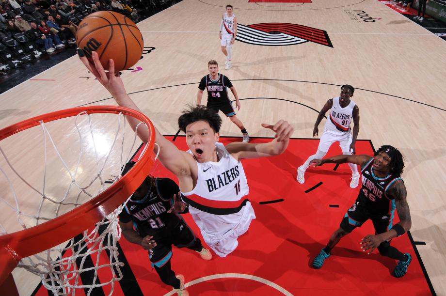 云体育入口-杨瀚森2+1霍勒迪20+5+7 开拓者主场大胜灰熊