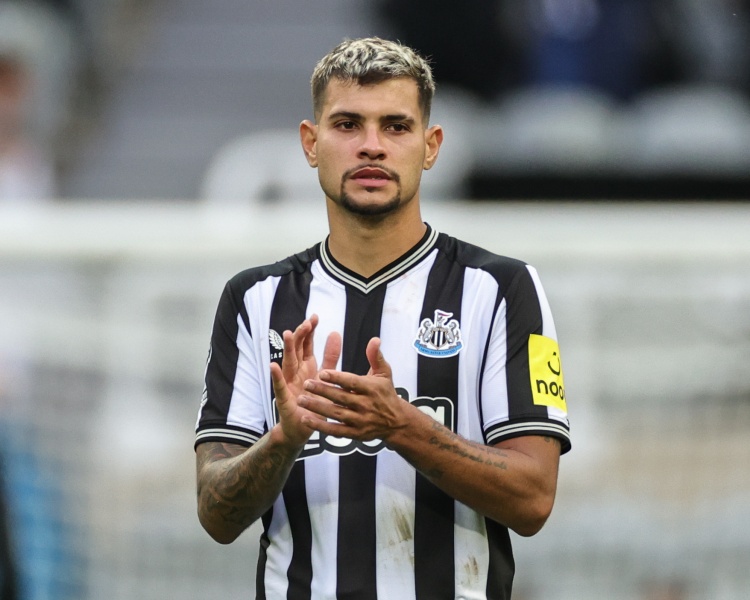 开云-记者：卡塞米罗向曼联推荐吉马良斯，但球队引援策略不会由他决定