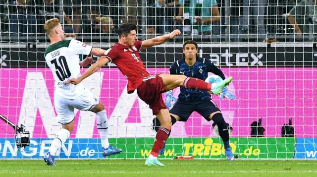 最佳德甲揭幕战！瑞士门神救门兴，狗屎运救拜仁