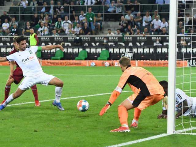 最佳德甲揭幕战！瑞士门神救门兴，狗屎运救拜仁