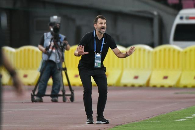 开云app-阿瑙离队在即海港物色替身 瞄准“隔壁”!2将最热门