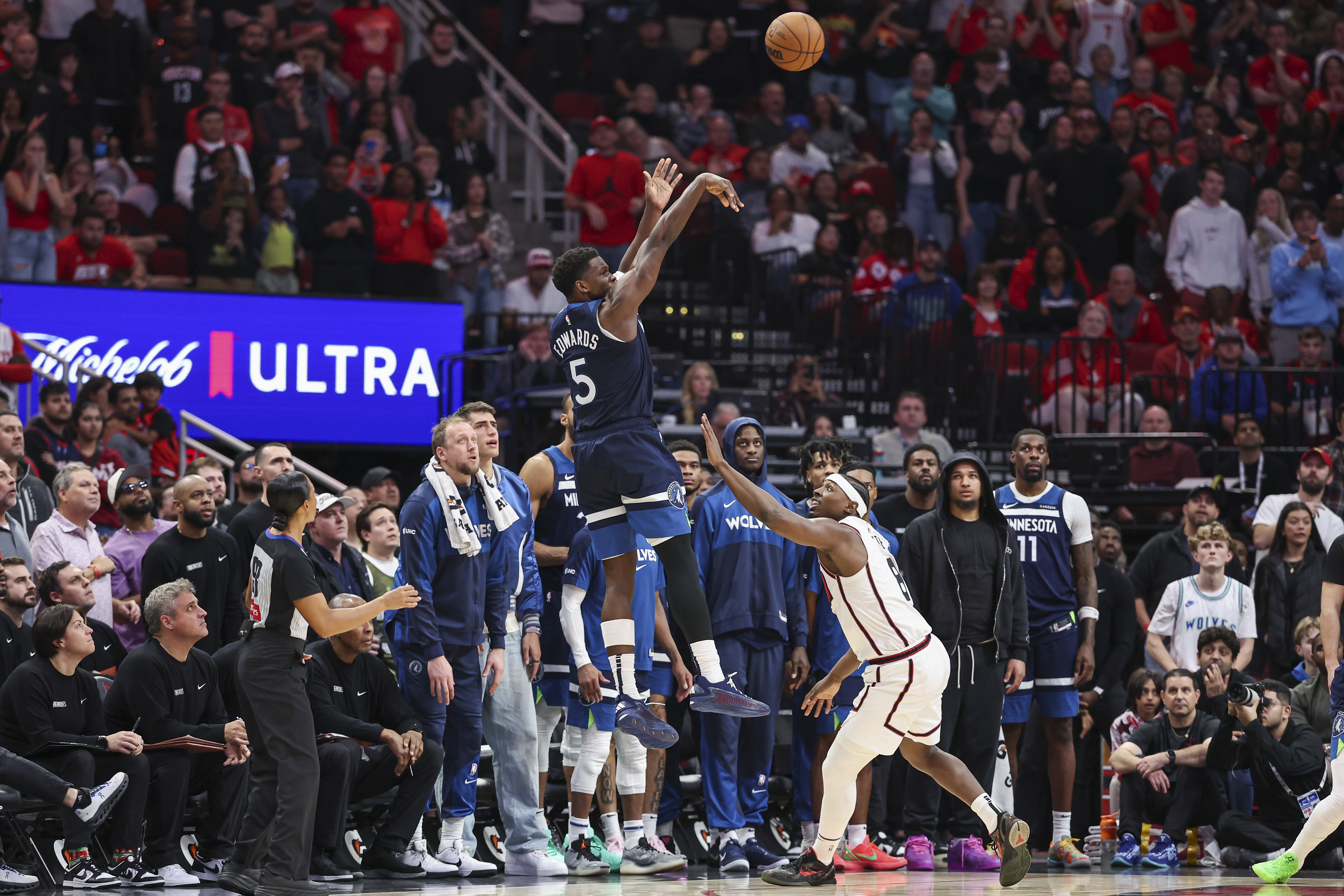 云体育入口-计算题！火箭若想冲西部前五要看他人脸色！季后赛最想打湖狼？